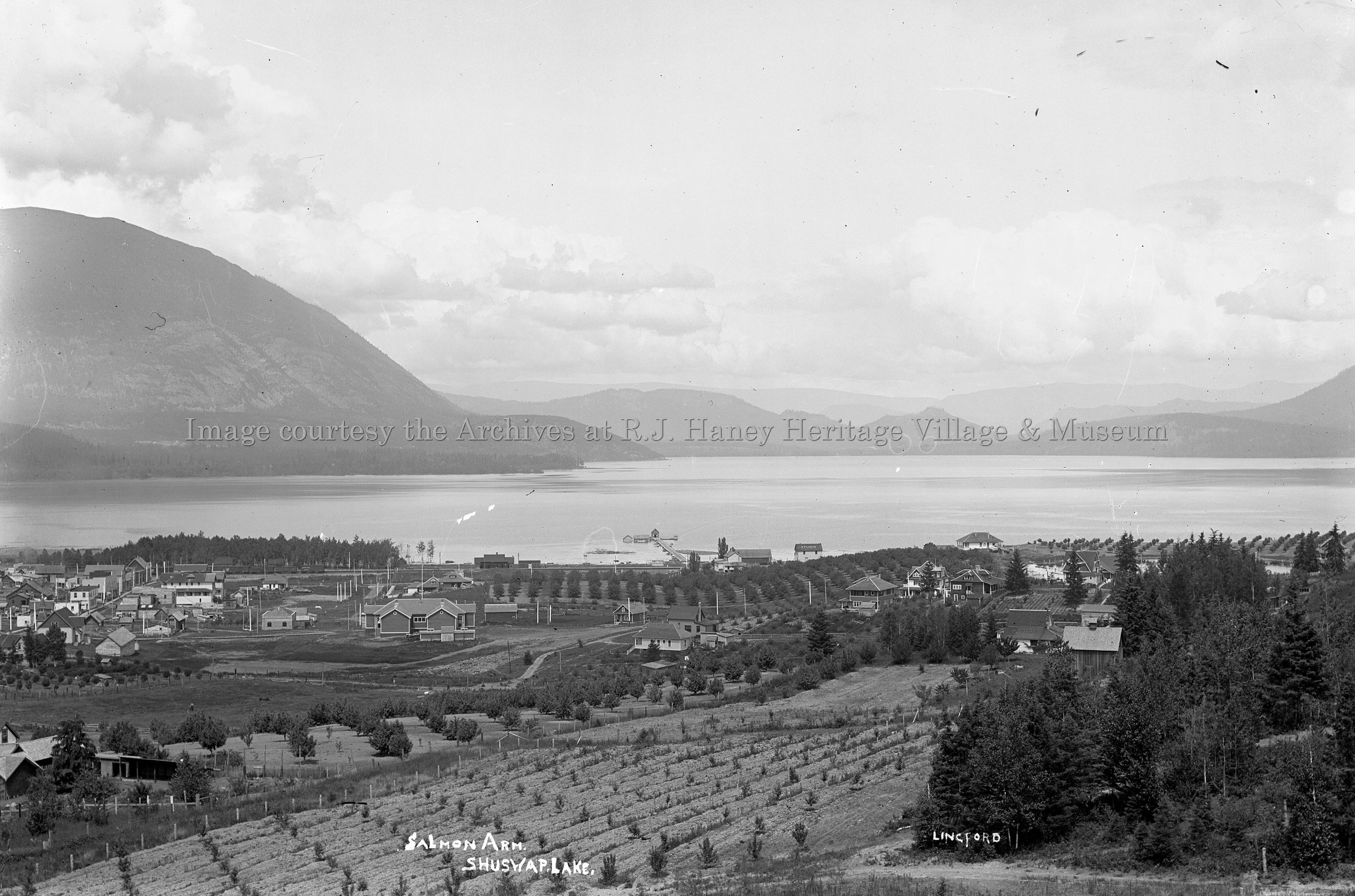 Column: History of Shuswap Lake's Hunt family totem pole - Salmon Arm  Observer